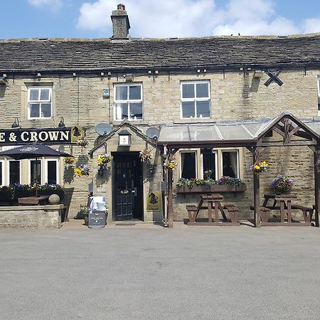The Rose And Crown Hotel Huddersfield Bagian luar foto