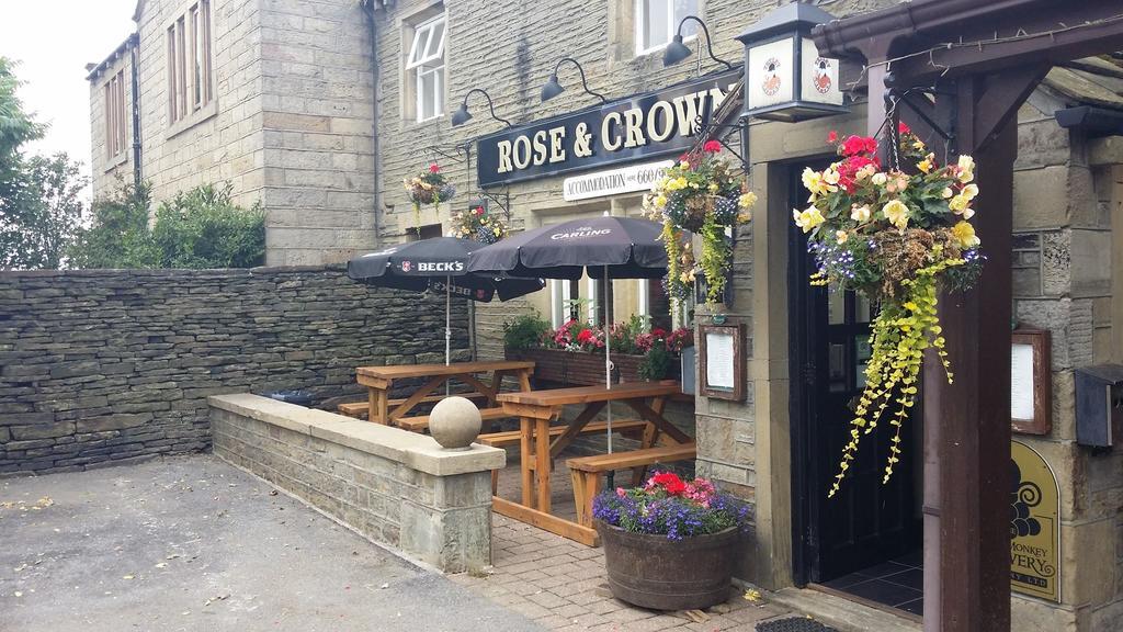 The Rose And Crown Hotel Huddersfield Bagian luar foto
